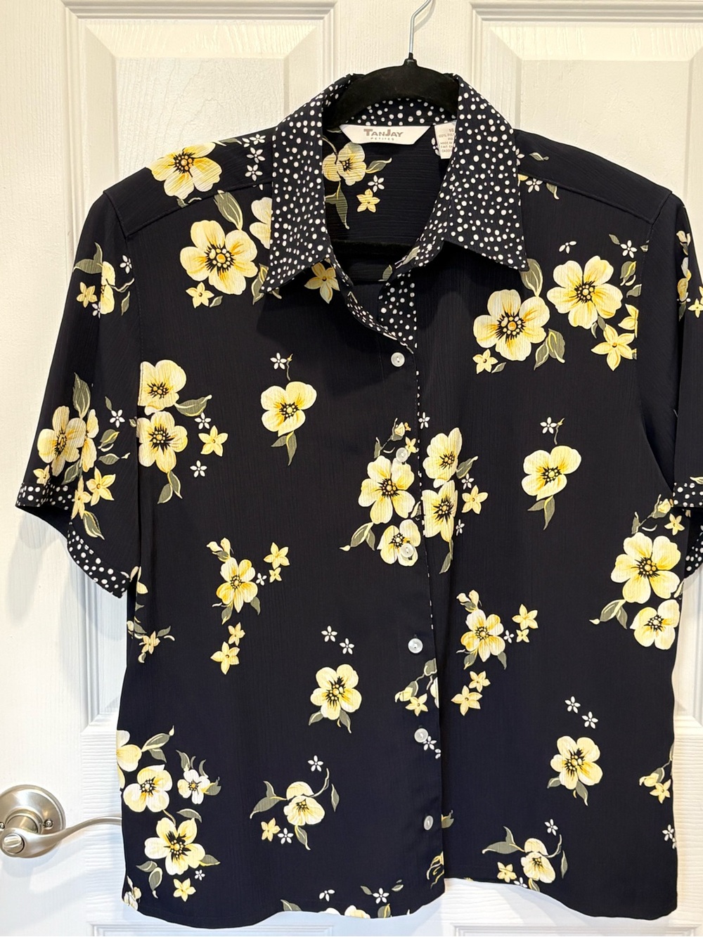 Vintage TanJay Black Short-Sleeve Buttoni-Down Shirt with Yellow Floral #1235